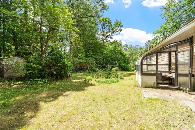 12 Abbott Lane, Chelmsford, MA 01824