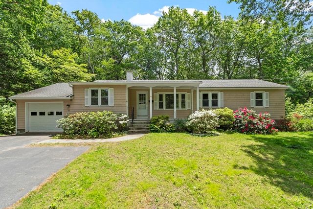 12 Abbott Lane, Chelmsford, MA 01824