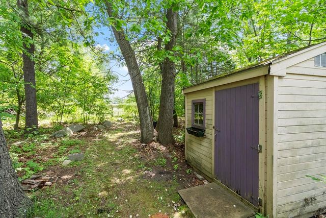 12 Abbott Lane, Chelmsford, MA 01824