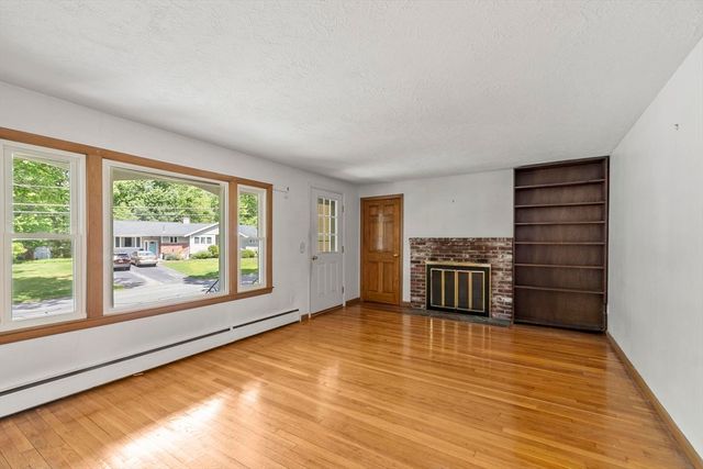 12 Abbott Lane, Chelmsford, MA 01824