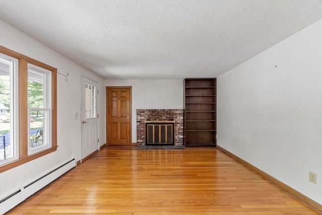 12 Abbott Lane, Chelmsford, MA 01824