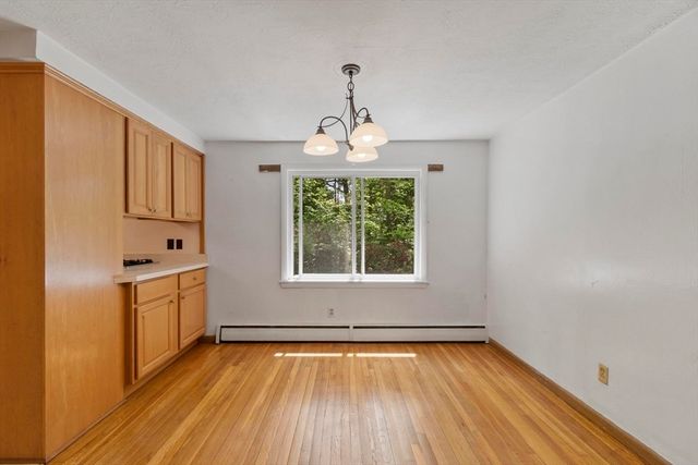 12 Abbott Lane, Chelmsford, MA 01824