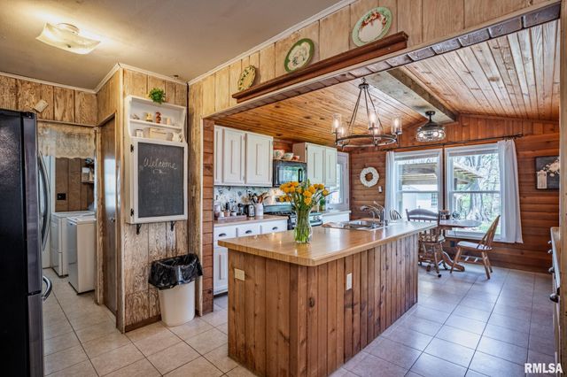 11648 Trolley Line Road, Marion, IL 62959