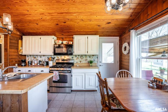 11648 Trolley Line Road, Marion, IL 62959