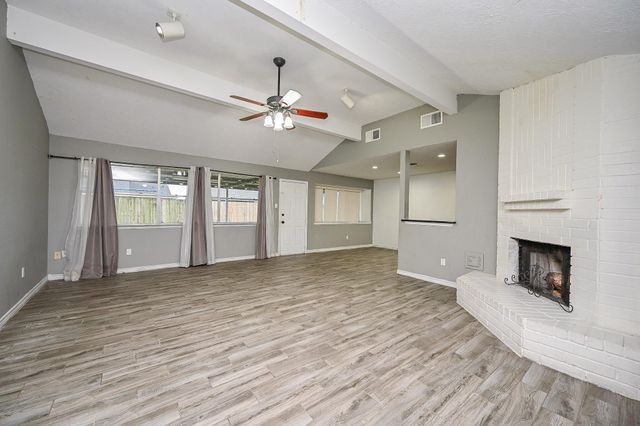 805 River Creek Drive, La Porte, TX 77571