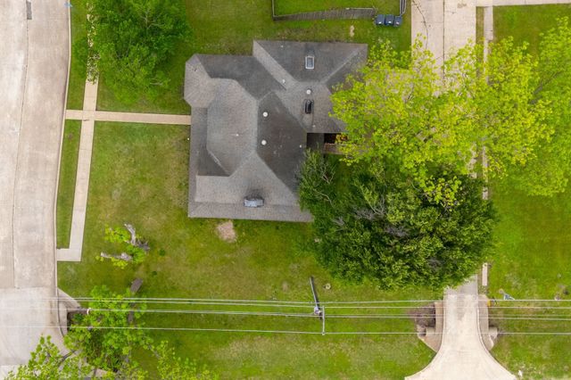 104 Pecan Grove, Lancaster, TX 75146