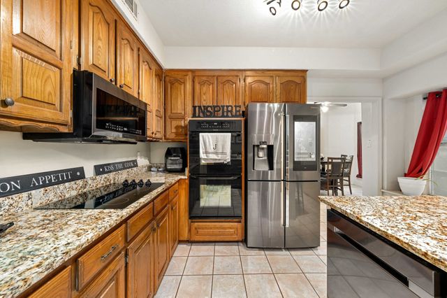 104 Pecan Grove, Lancaster, TX 75146