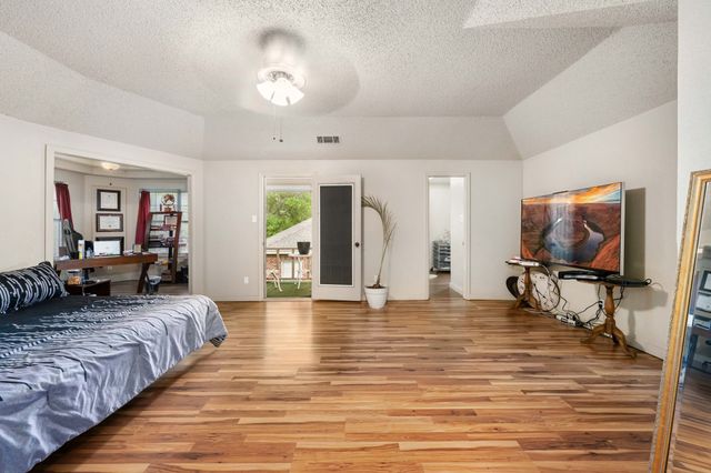 104 Pecan Grove, Lancaster, TX 75146