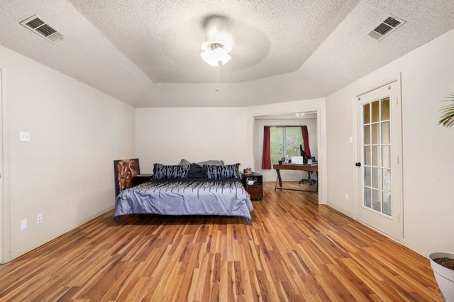 104 Pecan Grove, Lancaster, TX 75146