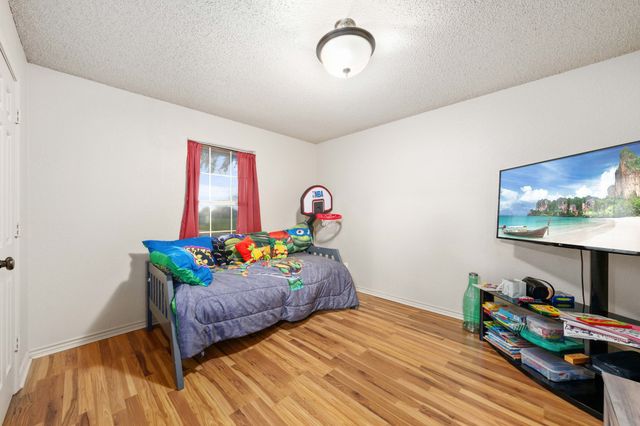 104 Pecan Grove, Lancaster, TX 75146