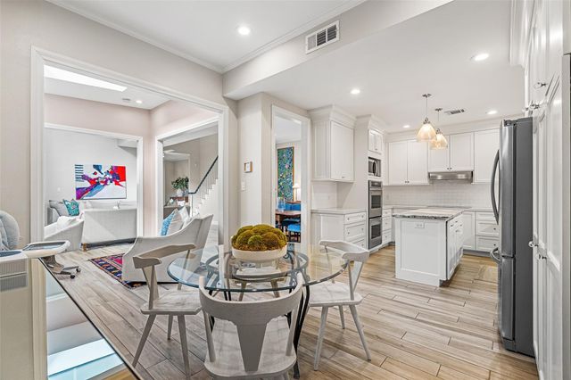 58 Bayou Pointe Drive, Houston, TX 77063