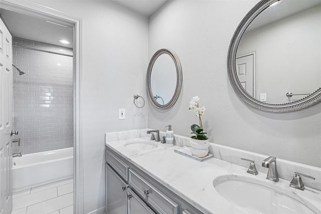 58 Bayou Pointe Drive, Houston, TX 77063