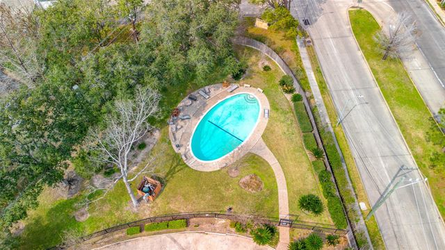 58 Bayou Pointe Drive, Houston, TX 77063