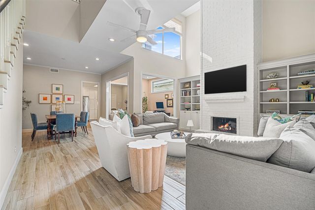 58 Bayou Pointe Drive, Houston, TX 77063