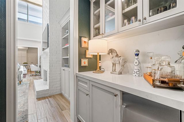 58 Bayou Pointe Drive, Houston, TX 77063