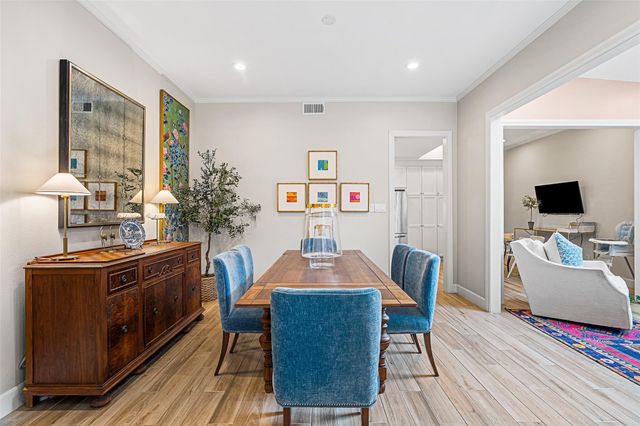 58 Bayou Pointe Drive, Houston, TX 77063