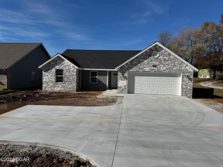 2516 S Schifferdecker Avenue, Joplin, MO 64804