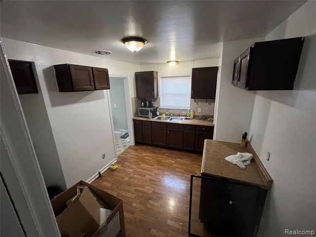 18307 Shaftsbury Avenue, Detroit, MI 48219