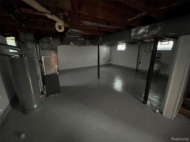 18307 Shaftsbury Avenue, Detroit, MI 48219