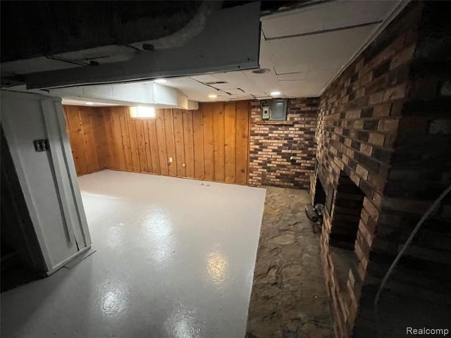18307 Shaftsbury Avenue, Detroit, MI 48219