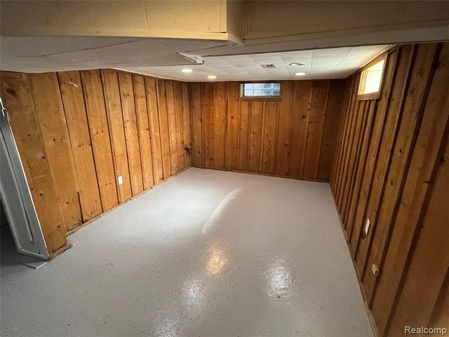 18307 Shaftsbury Avenue, Detroit, MI 48219