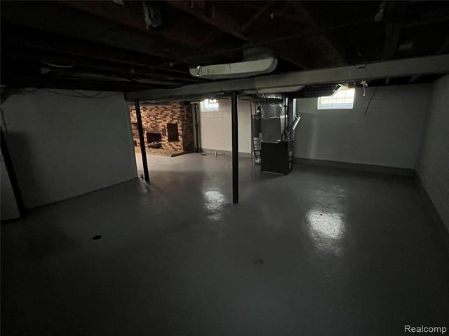 18307 Shaftsbury Avenue, Detroit, MI 48219