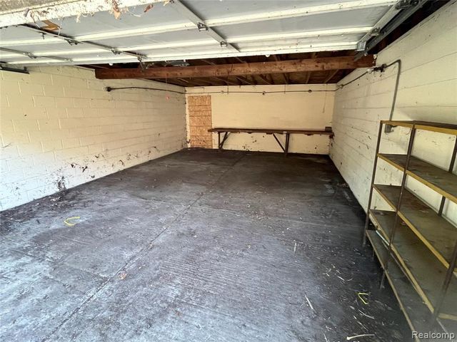 18307 Shaftsbury Avenue, Detroit, MI 48219