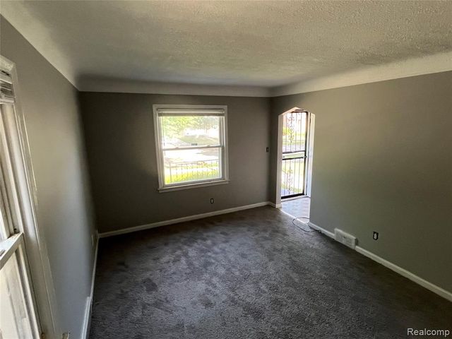 18307 Shaftsbury Avenue, Detroit, MI 48219