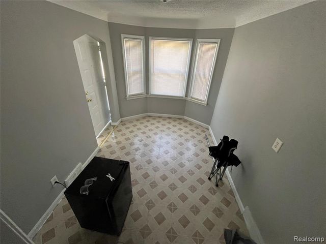 18307 Shaftsbury Avenue, Detroit, MI 48219