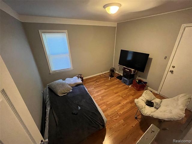 18307 Shaftsbury Avenue, Detroit, MI 48219