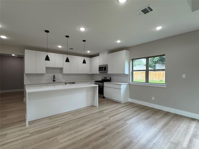 20031 Vennetto Street, Spring, TX 77388