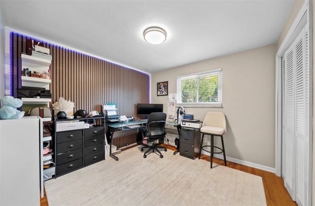 314 Cavan Dr, Pleasant Hills, PA 15236