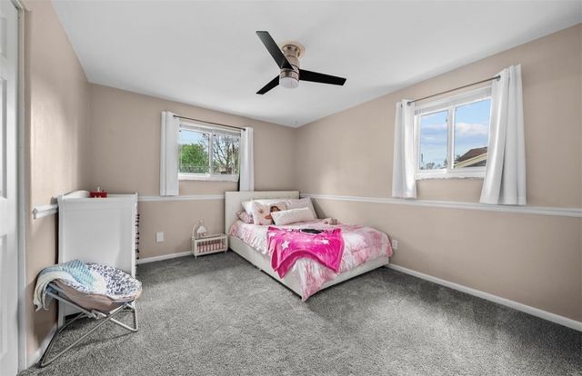 314 Cavan Dr, Pleasant Hills, PA 15236
