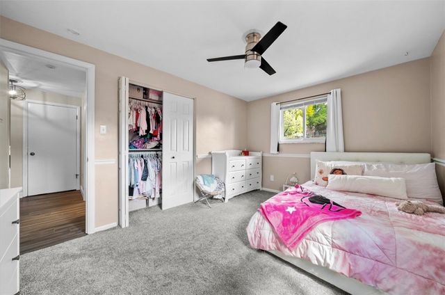 314 Cavan Dr, Pleasant Hills, PA 15236