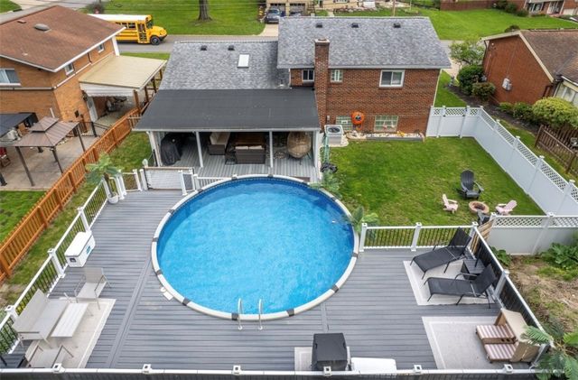314 Cavan Dr, Pleasant Hills, PA 15236