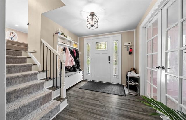 314 Cavan Dr, Pleasant Hills, PA 15236