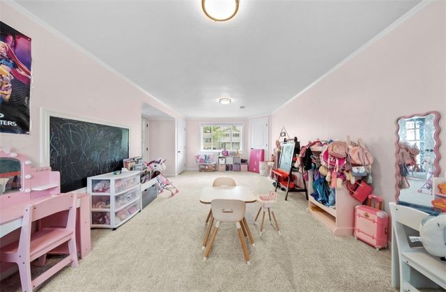 314 Cavan Dr, Pleasant Hills, PA 15236