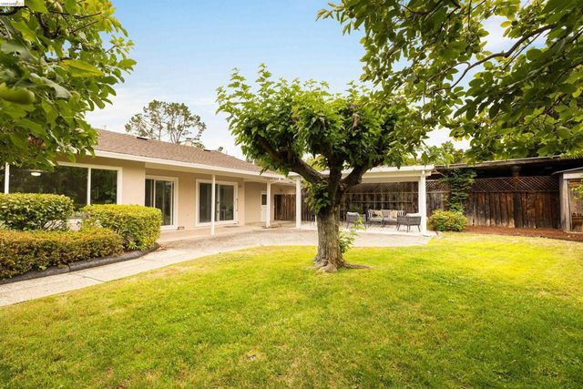 3115 Del Oceano Dr, Lafayette, CA 94549