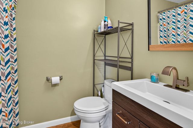 10415 Vantage Rd, Louisville, KY 40299