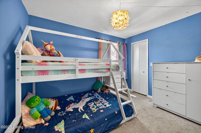 10415 Vantage Rd, Louisville, KY 40299