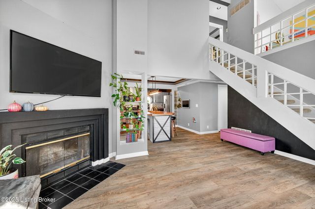 10415 Vantage Rd, Louisville, KY 40299