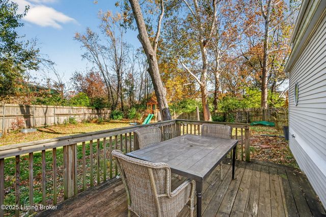 10415 Vantage Rd, Louisville, KY 40299