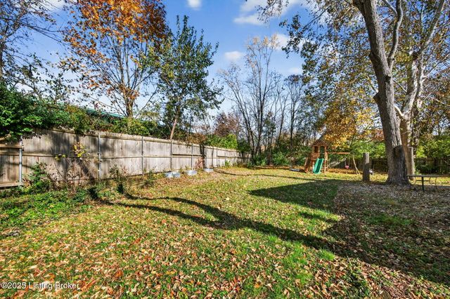 10415 Vantage Rd, Louisville, KY 40299