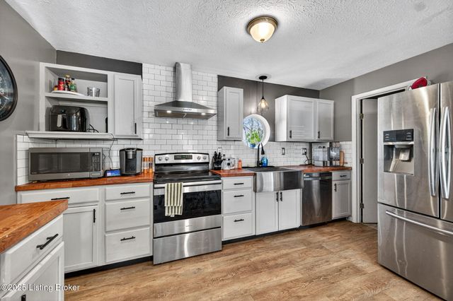 10415 Vantage Rd, Louisville, KY 40299