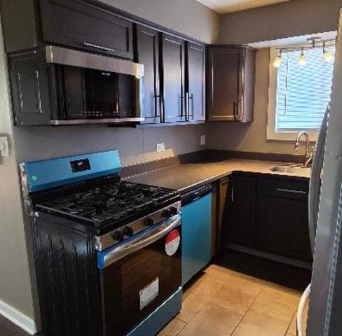 9812 S Nottingham Avenue 16, Chicago Ridge, IL 60415