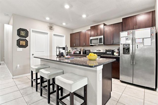 31746 BARREL WAVE WAY, Wesley Chapel, FL 33545