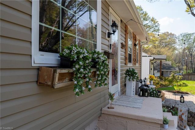 2416 Parkway Drive, Winston-salem, NC 27103