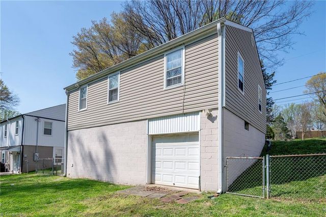 2416 Parkway Drive, Winston-salem, NC 27103