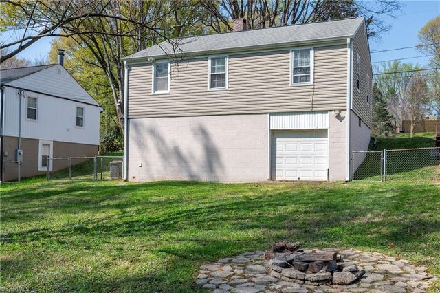 2416 Parkway Drive, Winston-salem, NC 27103