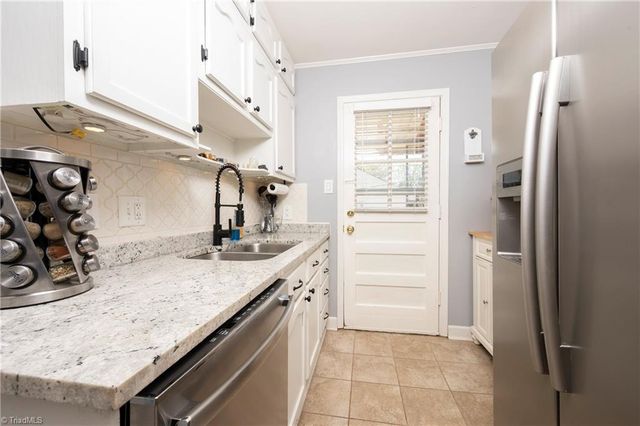 2416 Parkway Drive, Winston-salem, NC 27103